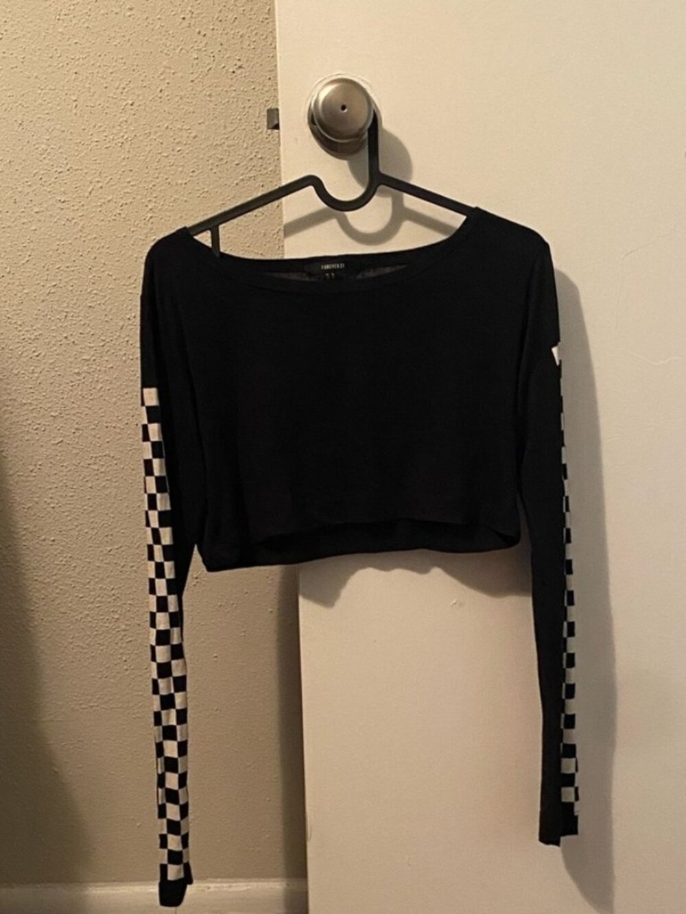 Black Long Sleeve Crop Top